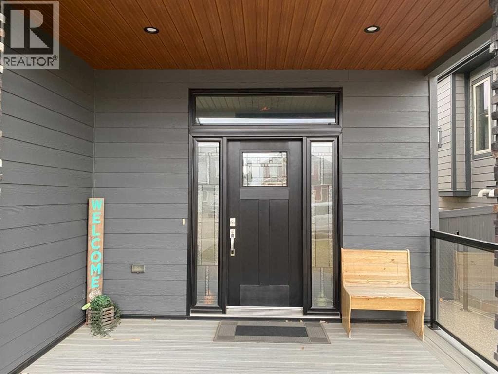 5402 43 Street — photo 3