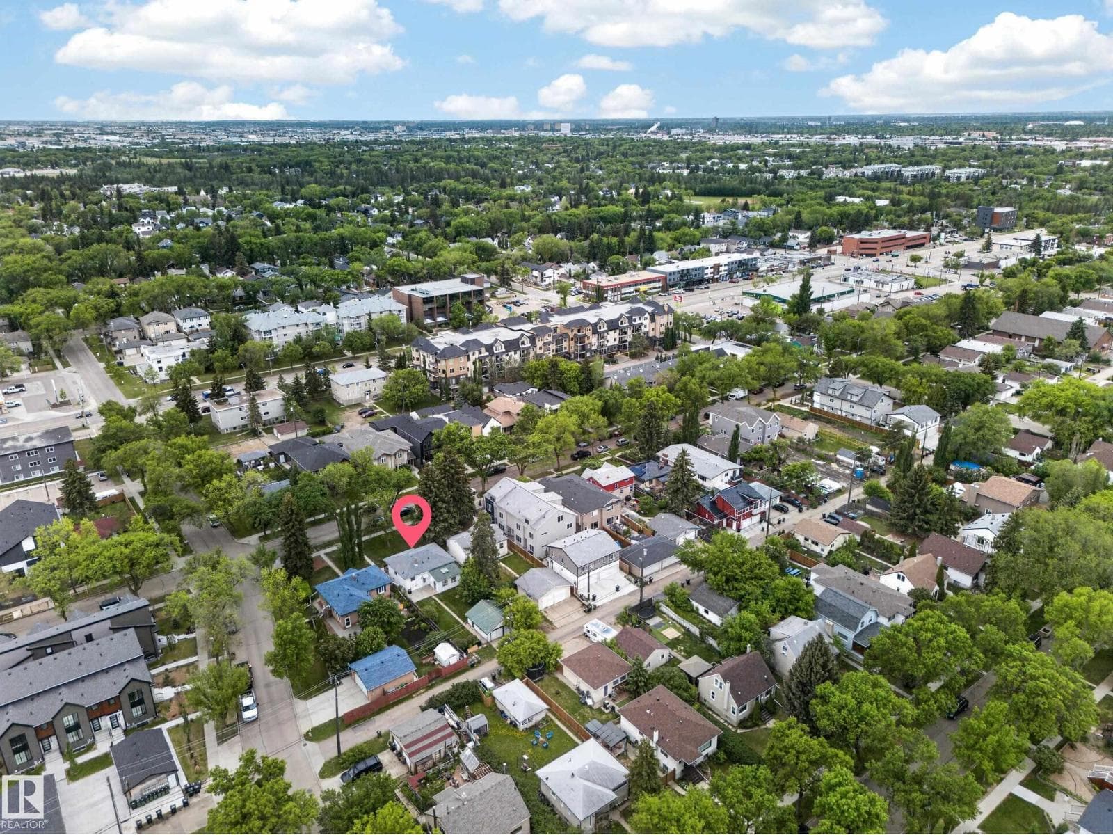 8706 83 AV NW — photo 4