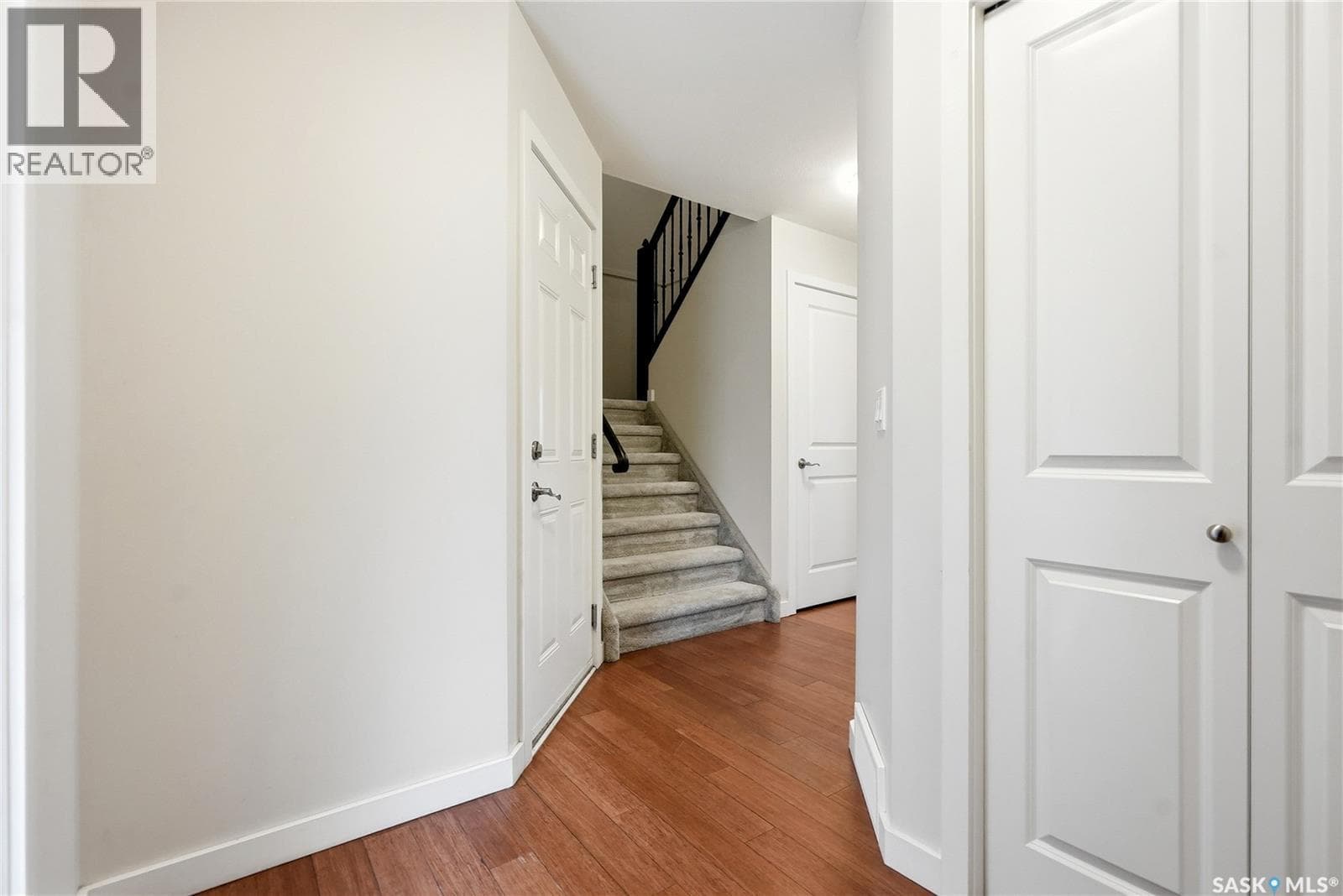 309 410 Hunter ROAD — photo 3