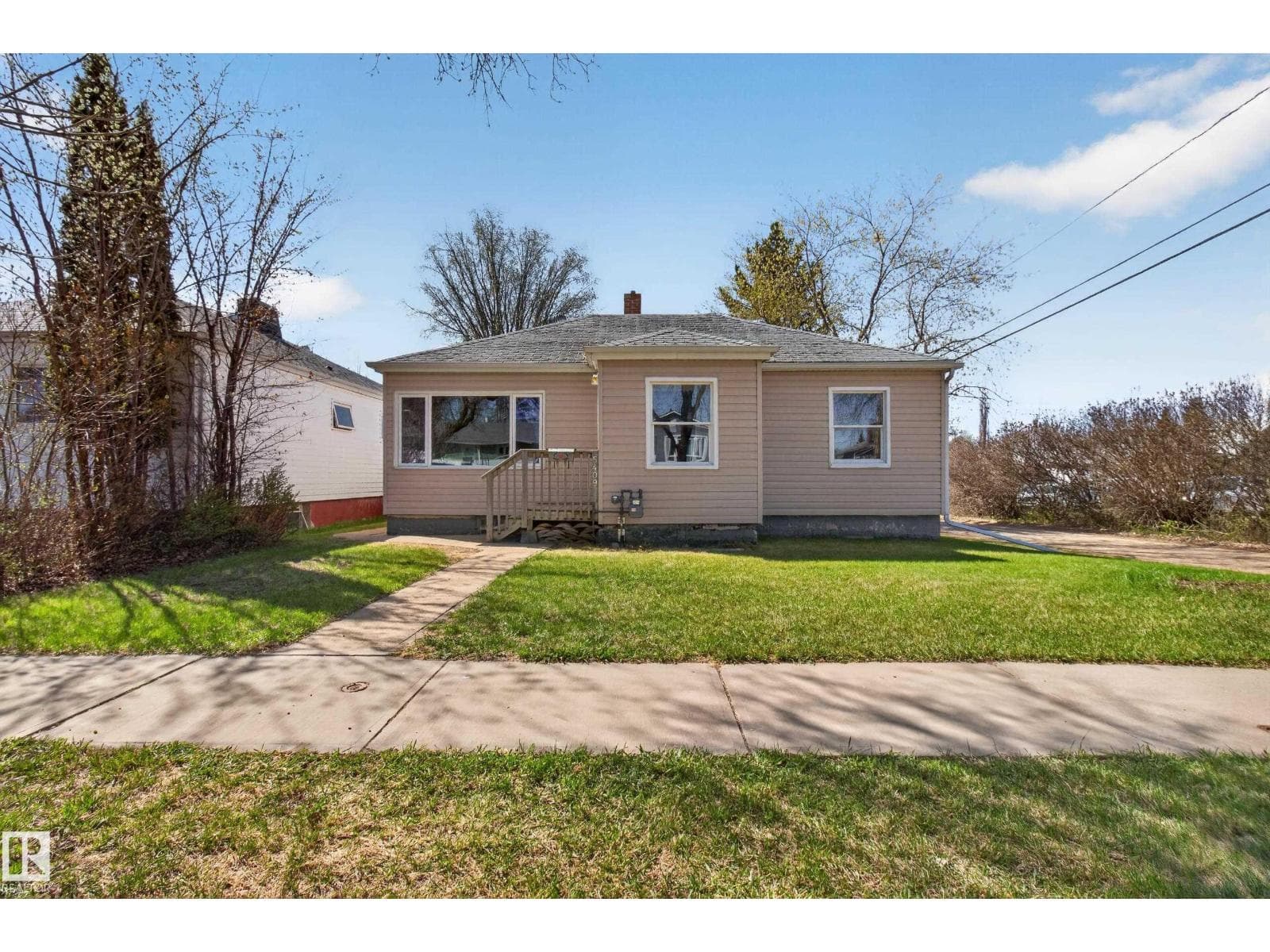 5409 49 Ave