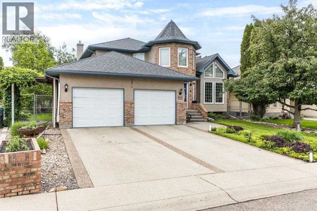 6 Pine Court NE