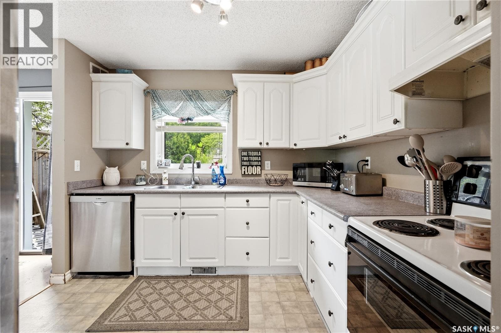 350 Weyakwin DRIVE — photo 4