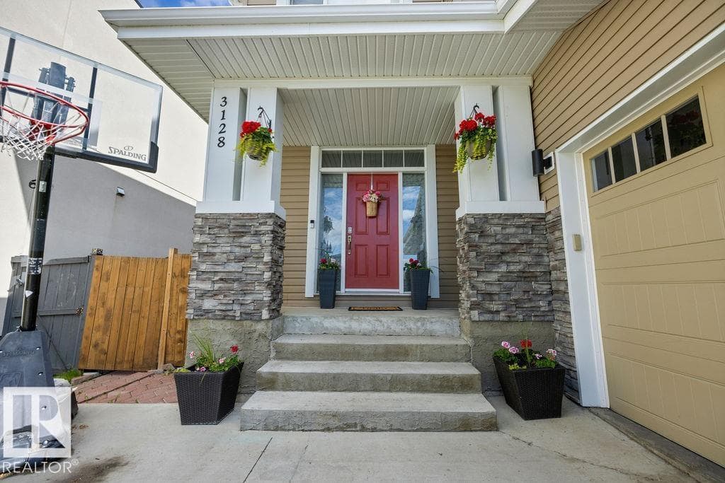3128 58 AV NE — photo 3