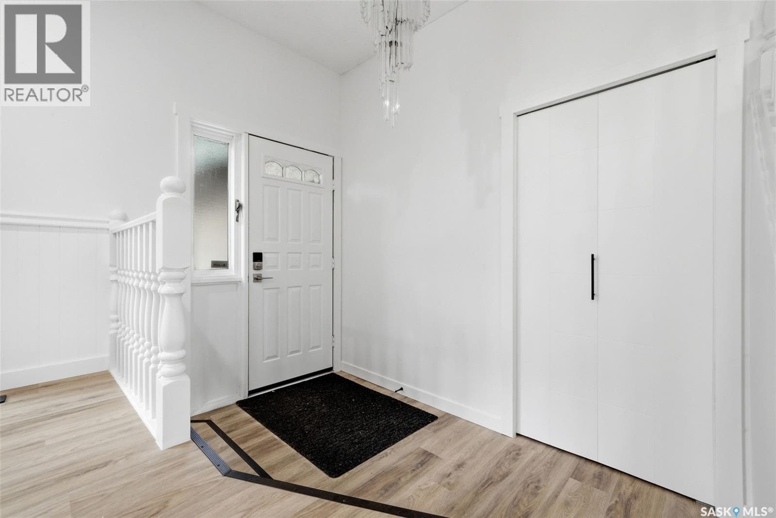 1719 Boyd STREET E — photo 4