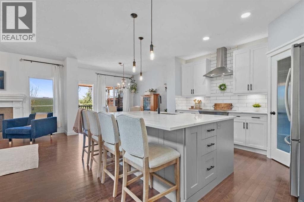 64 Drake Landing Crescent