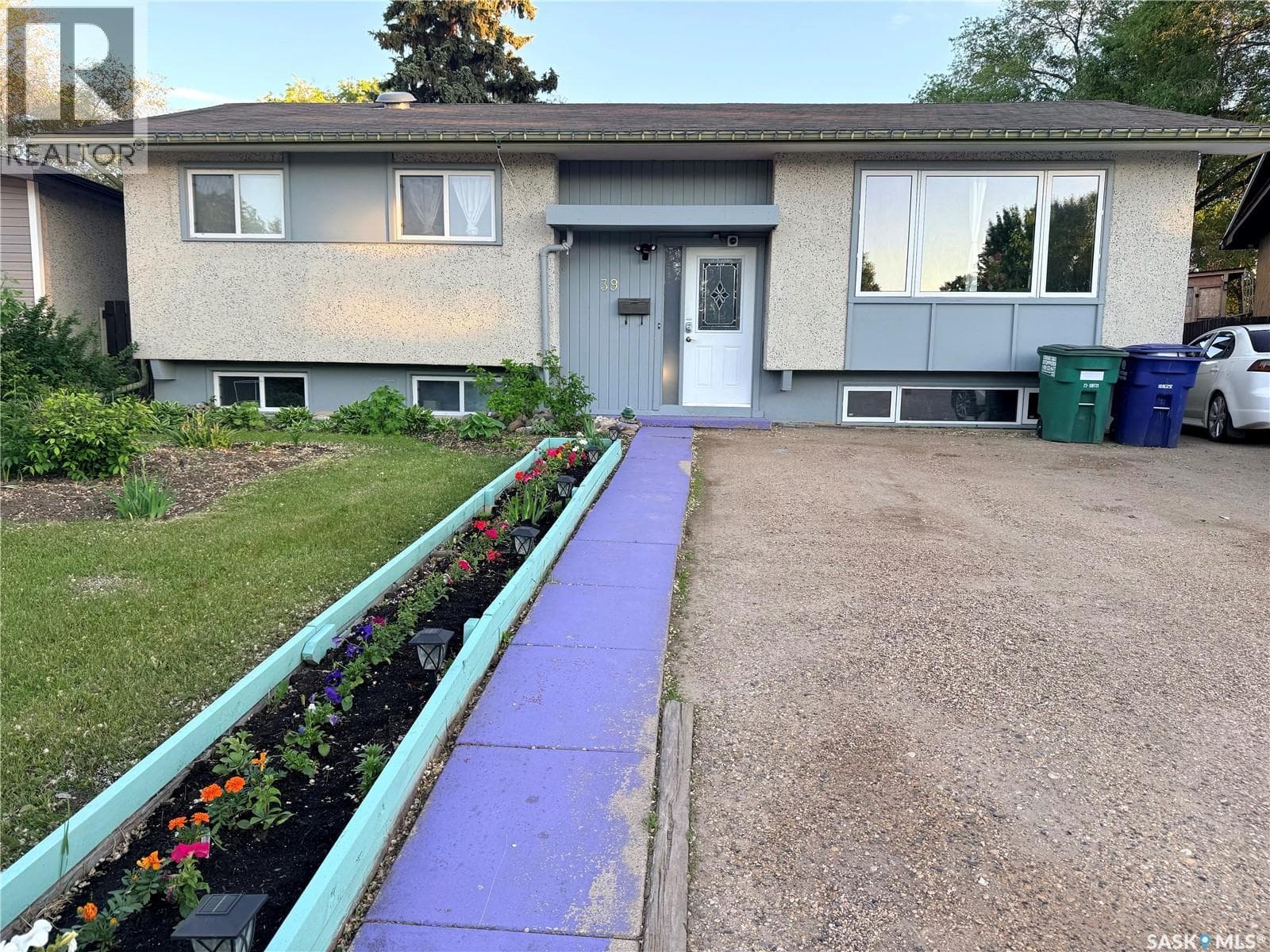39 Byers CRESCENT