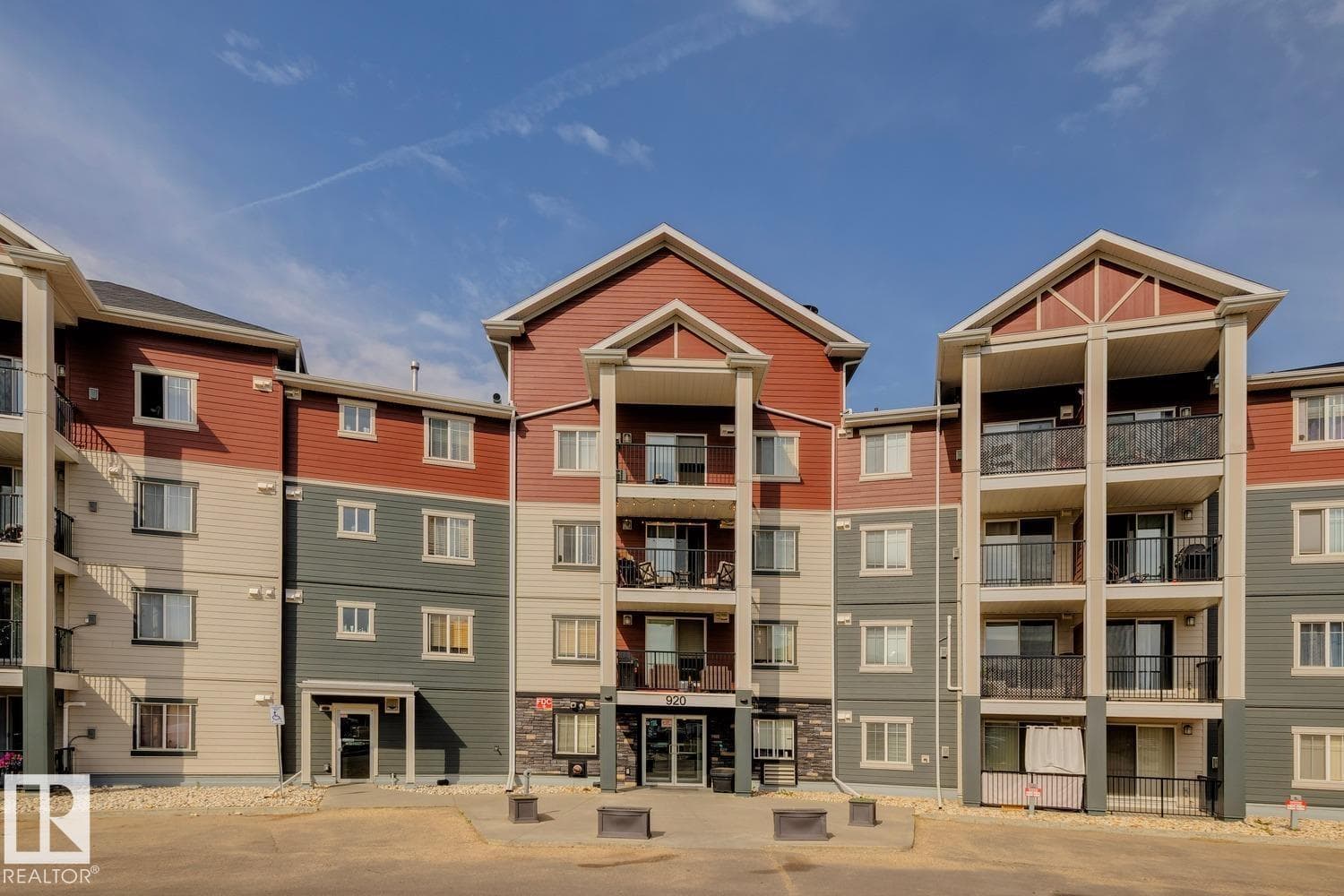 #126 920 156 ST NW NW