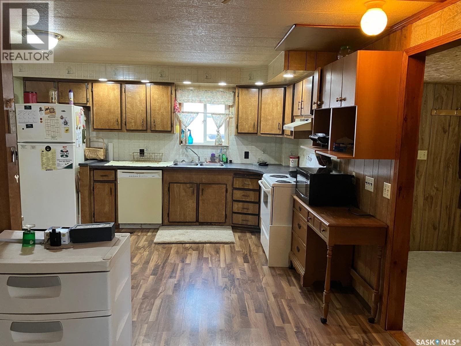 407 Railway AVENUE — photo 3