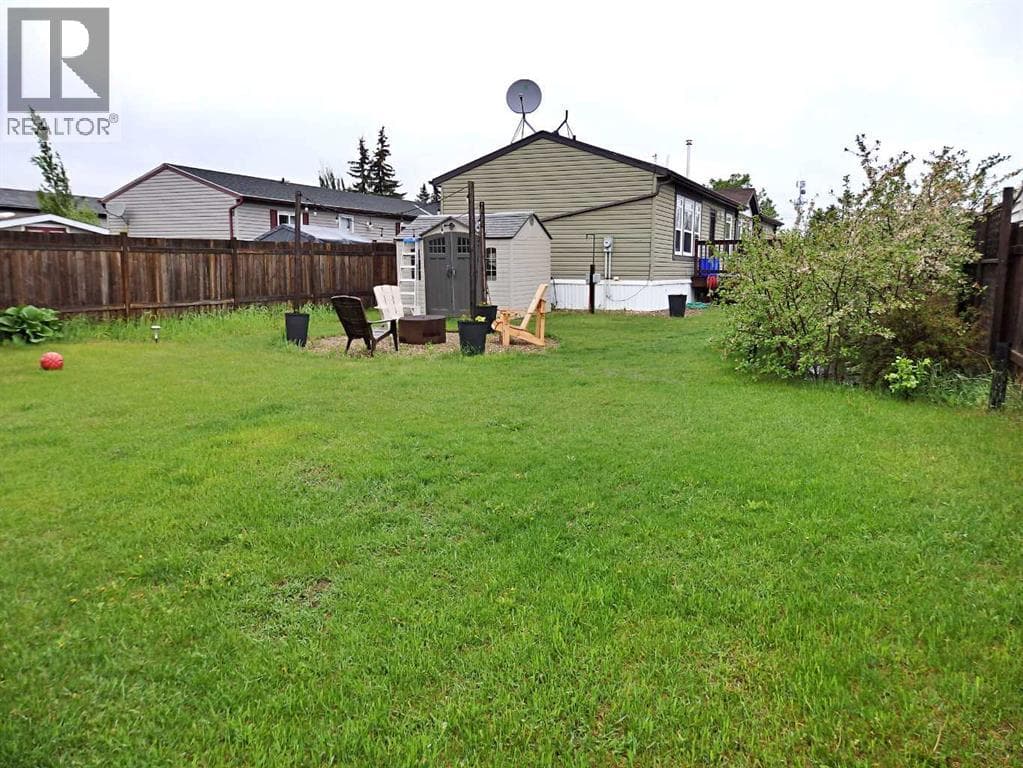 5007 44 Avenue — photo 3