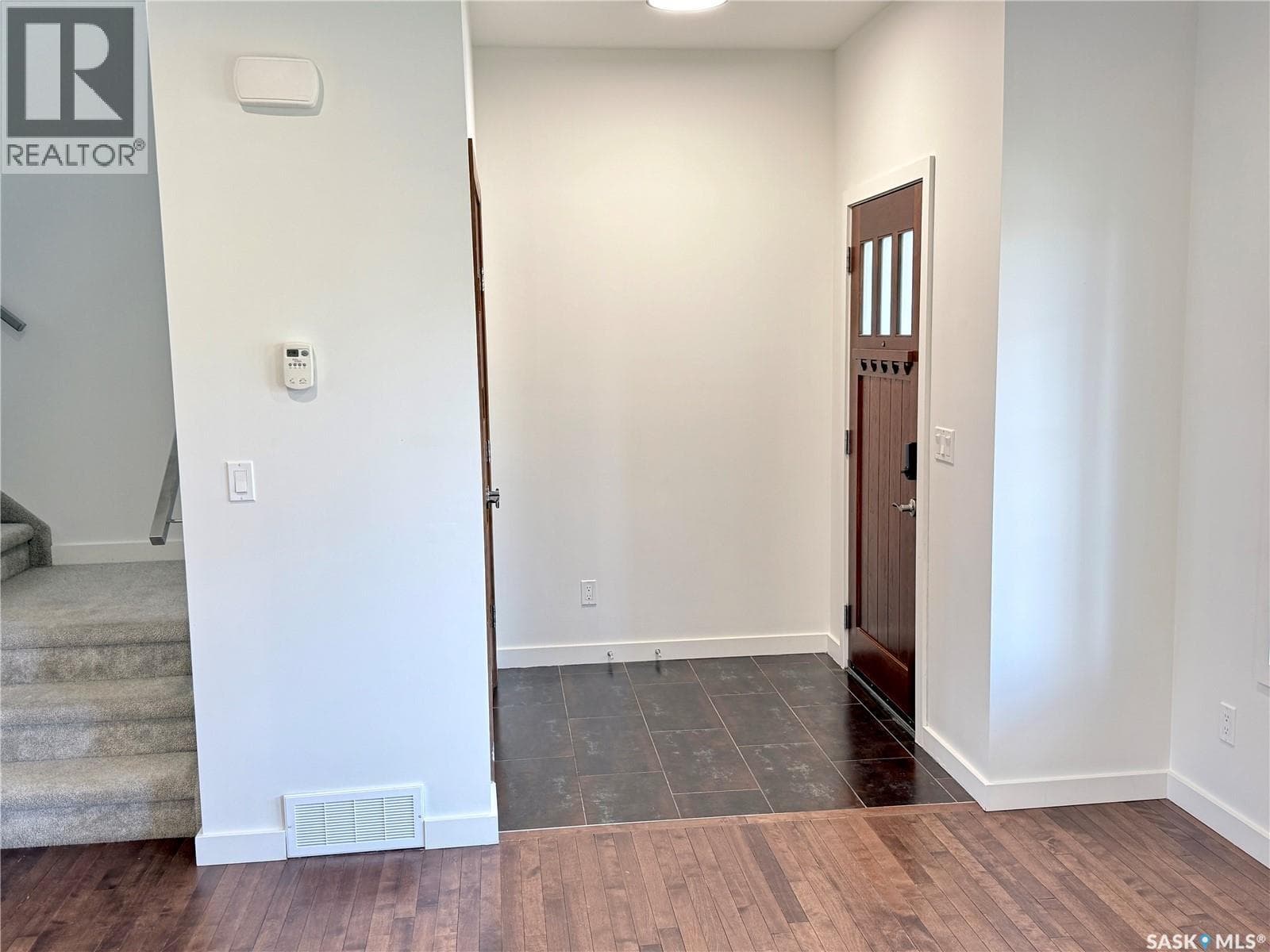 147 Tweed LANE — photo 2