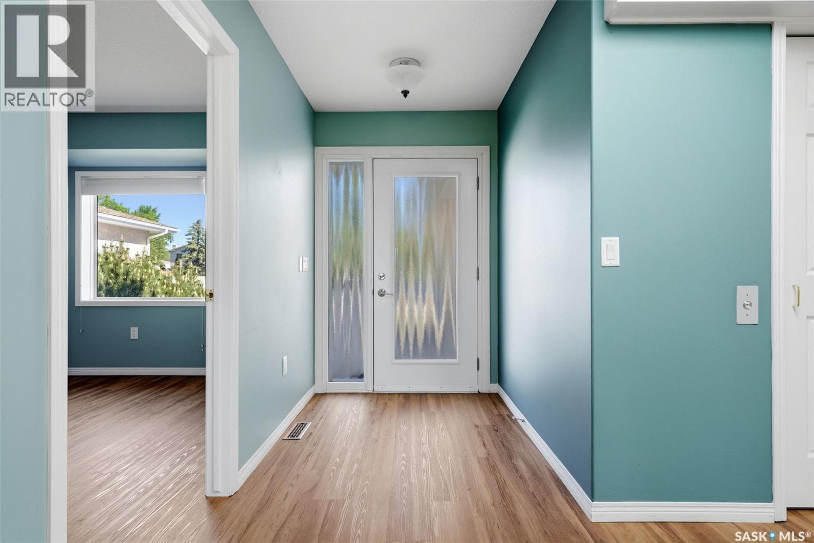 3407 Bishop CRESCENT E — photo 4