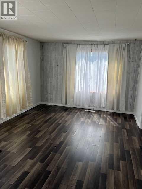 4810 46 Street — photo 4
