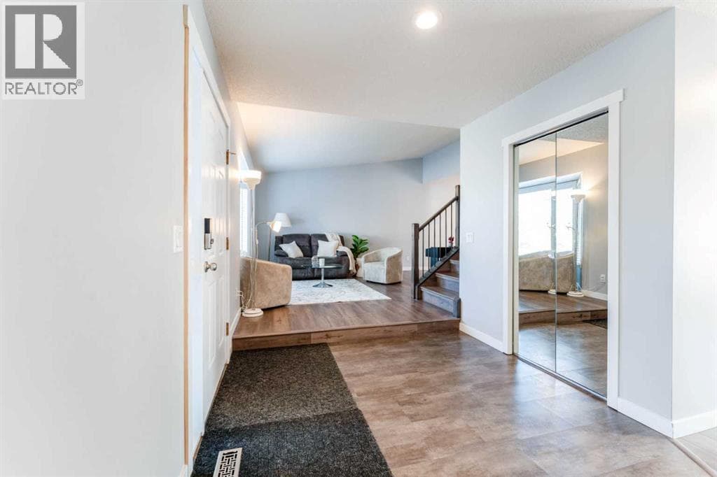 145 Hawkdale Circle NW — photo 2