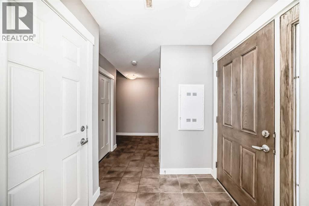 201 Evanston Manor NW — photo 4