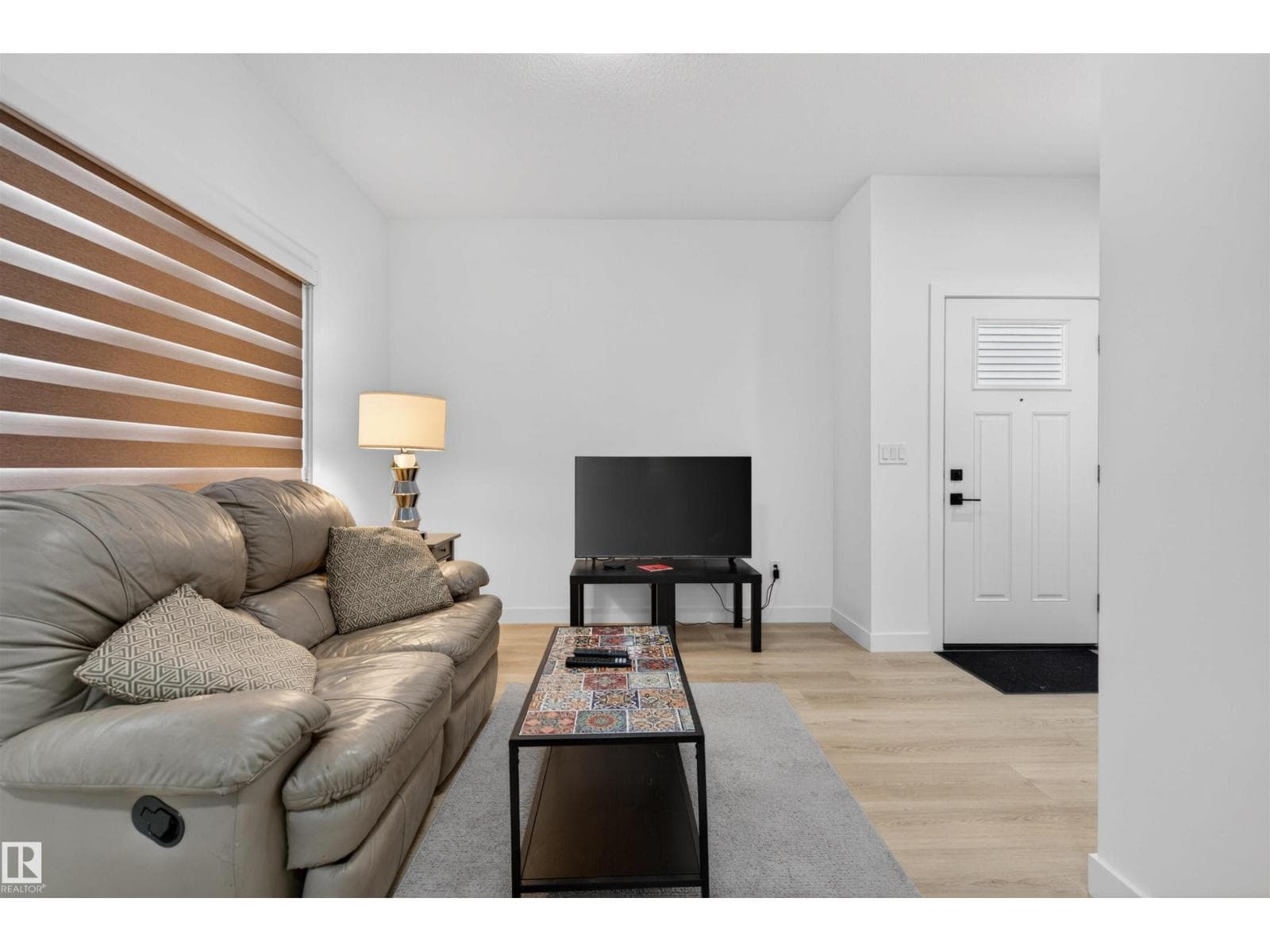 10915 159 ST NW — photo 5