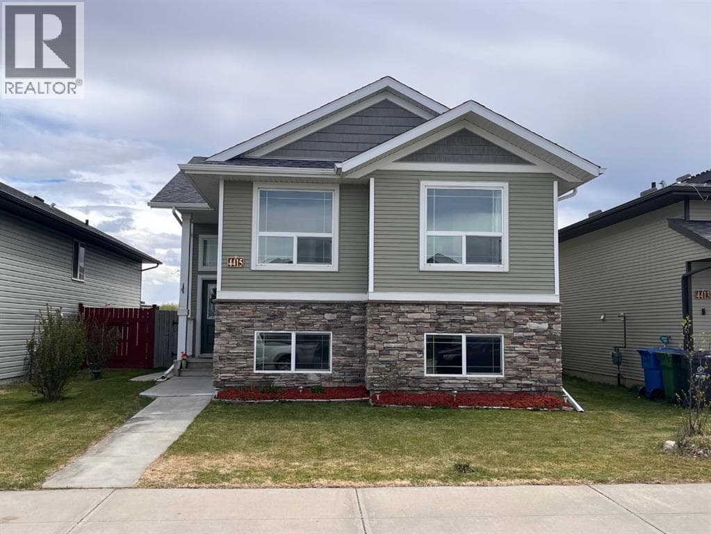 4415 54 Street — photo 2