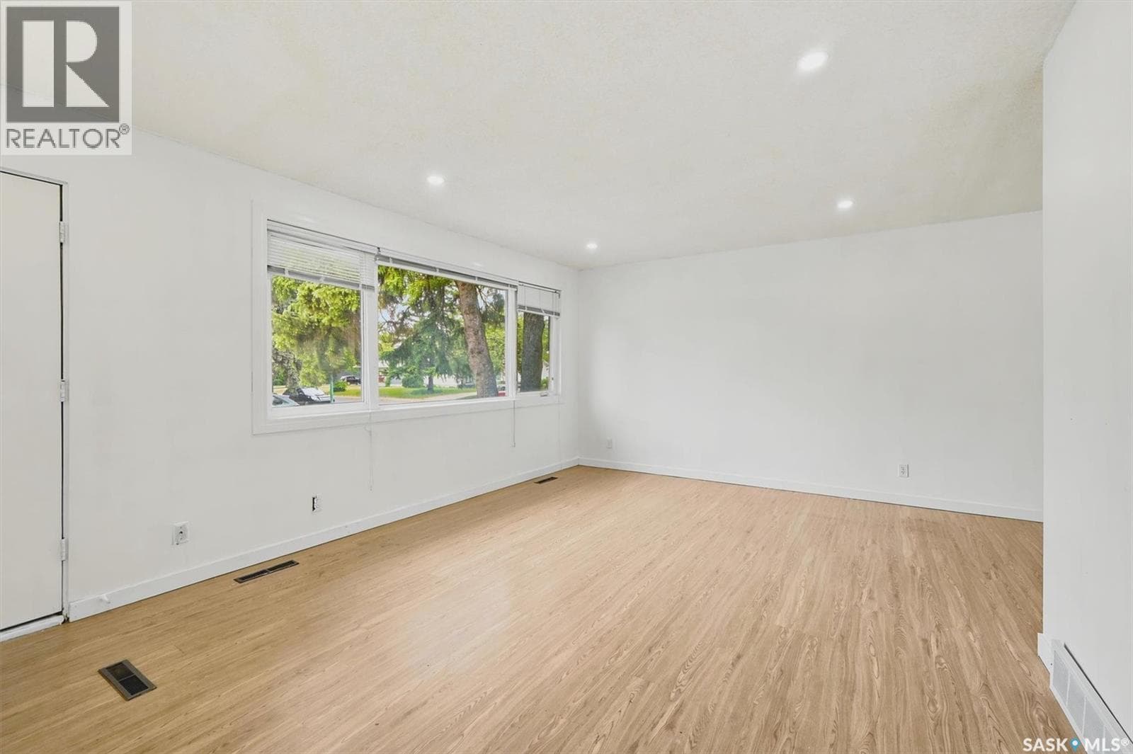 99 Lindsay DRIVE — photo 5