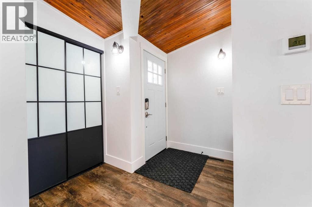 2023 8 Avenue NE — photo 3