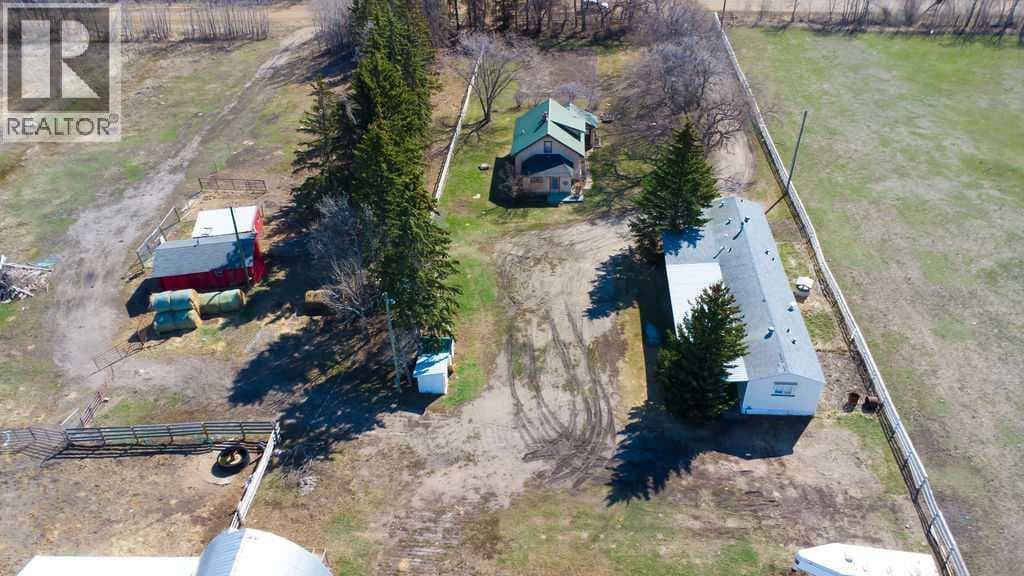 E 27-52-3-W4th 52040 RR 32 A&B — photo 2