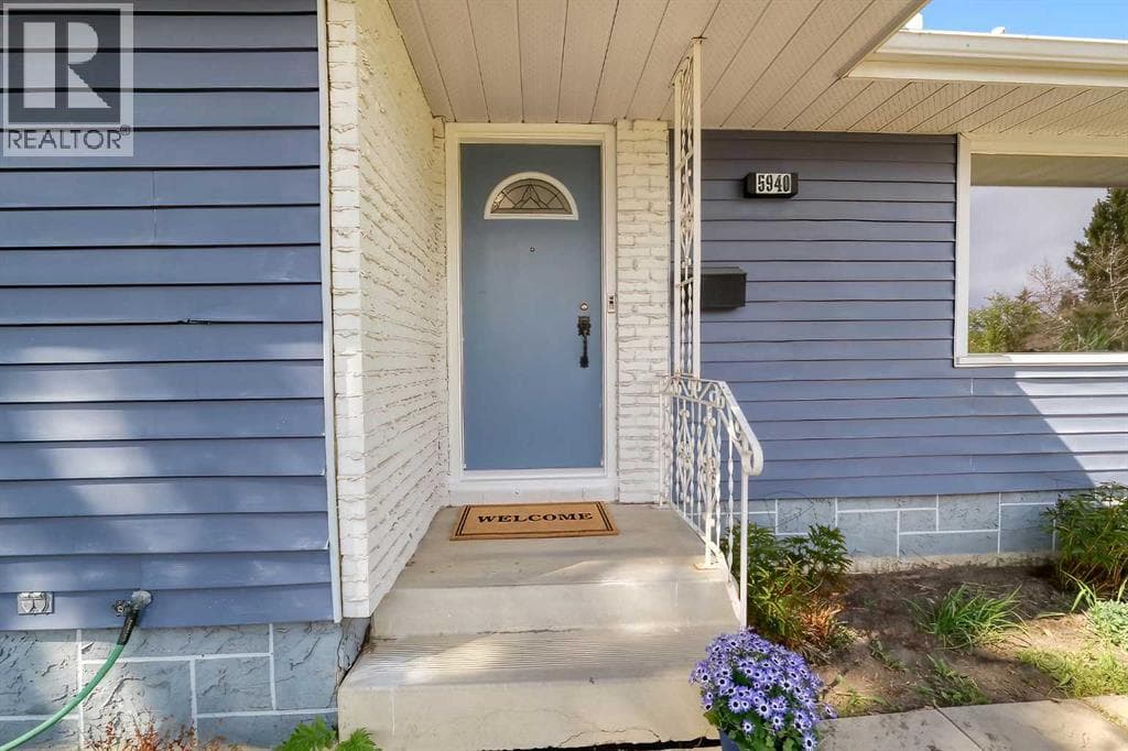 5940 Dalkeith Hill NW — photo 4