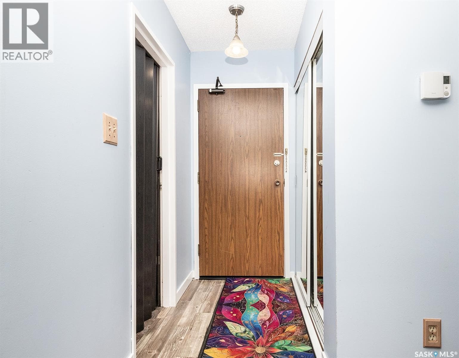 101 314 Tait CRESCENT — photo 2