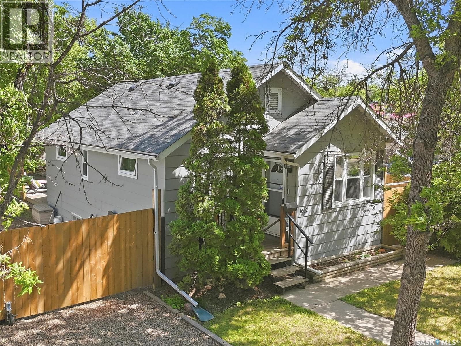 1602 C AVENUE N — photo 2