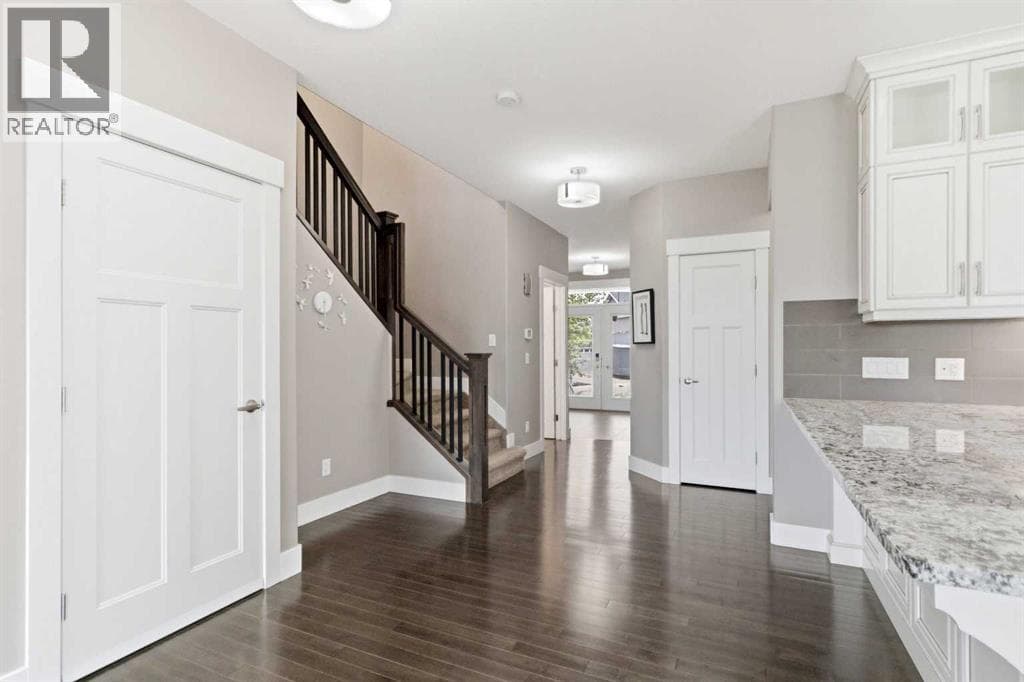 112 Dixon Road — photo 4