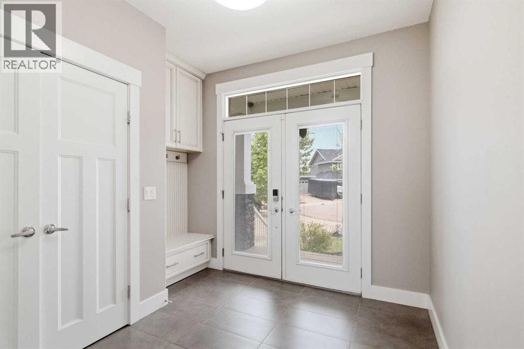 112 Dixon Road — photo 3