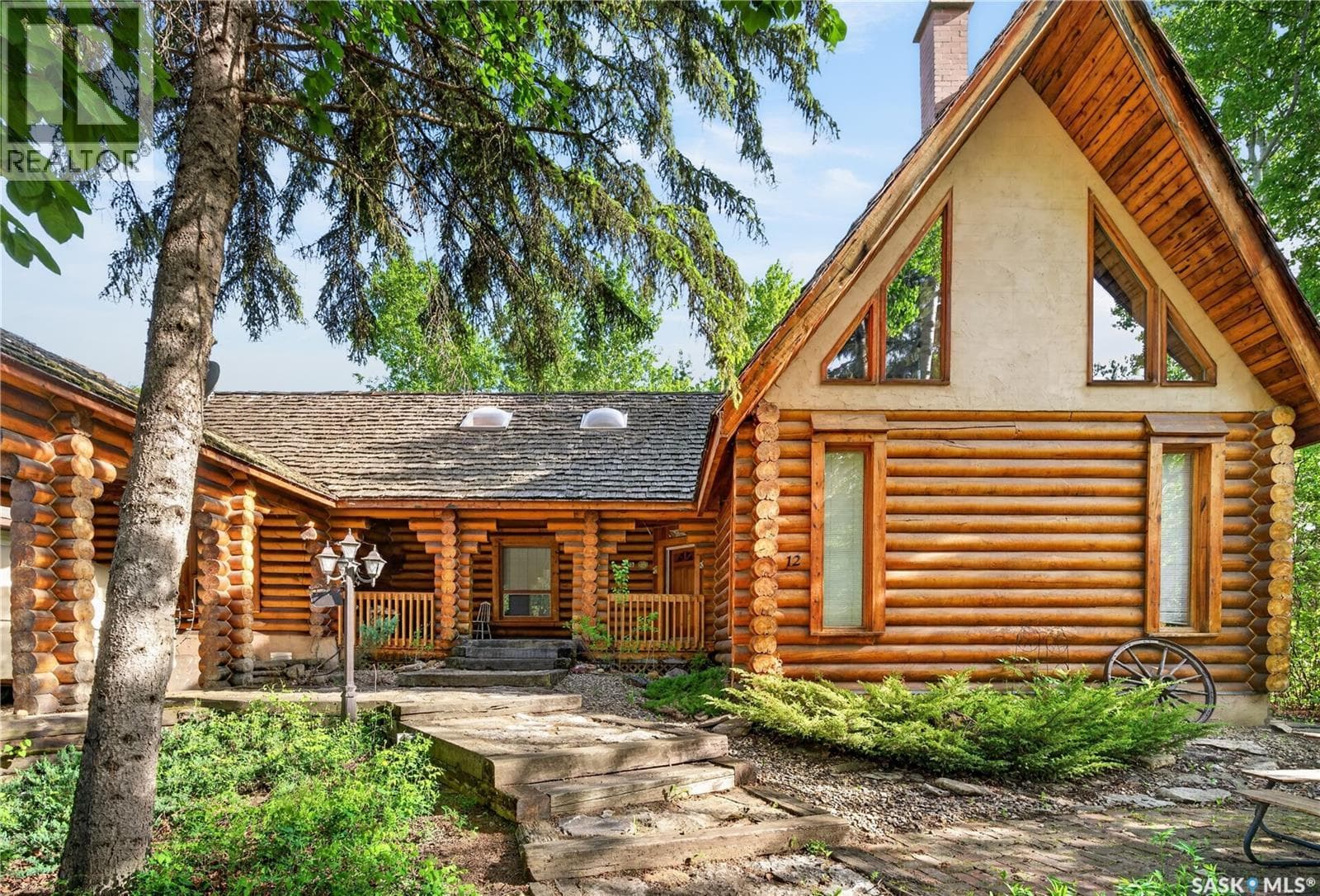 12 Loon AVENUE