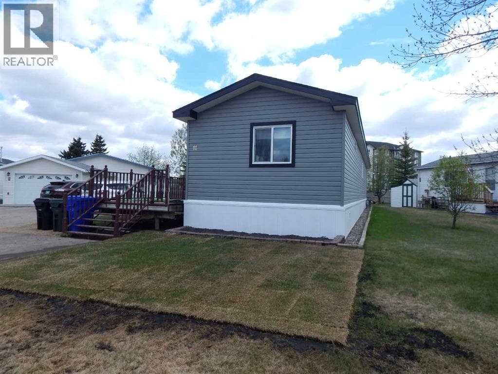 #11, 5210 65 Avenue — photo 4