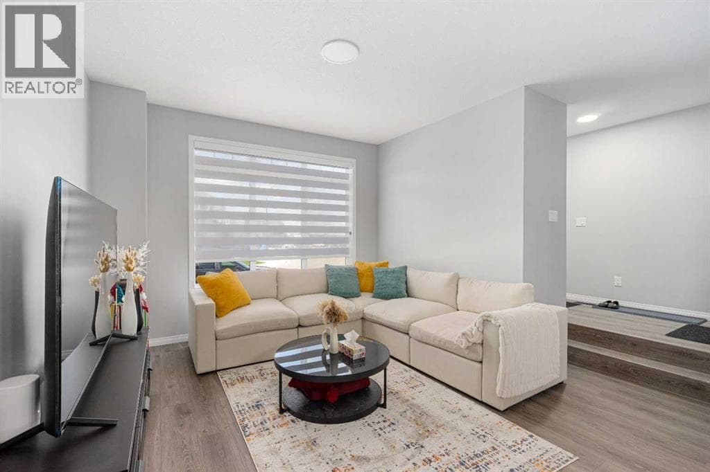 56 Belmont Green SW — photo 2