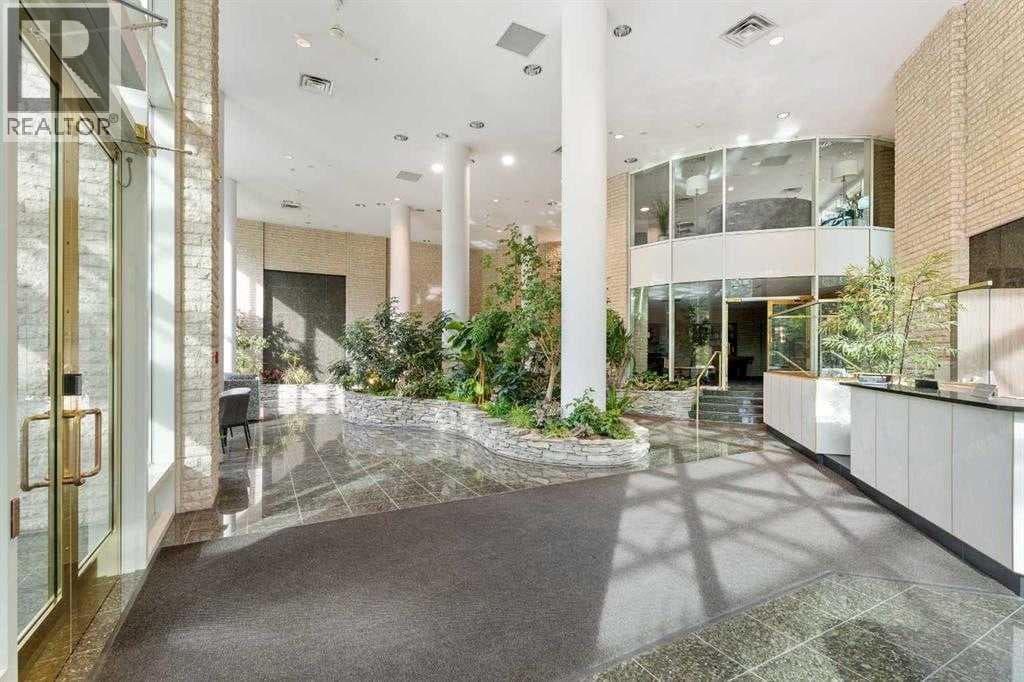 303, 837 2 Avenue SW photo 3