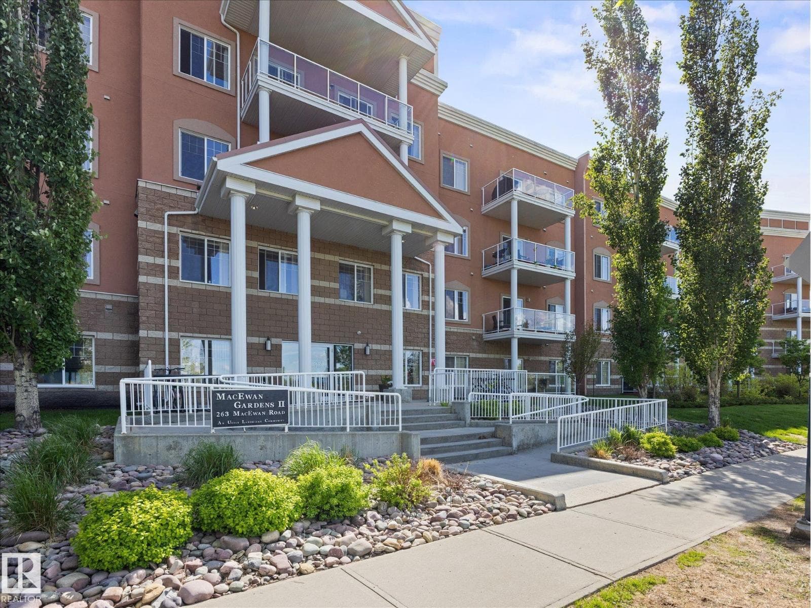 #126 263 MACEWAN RD SW