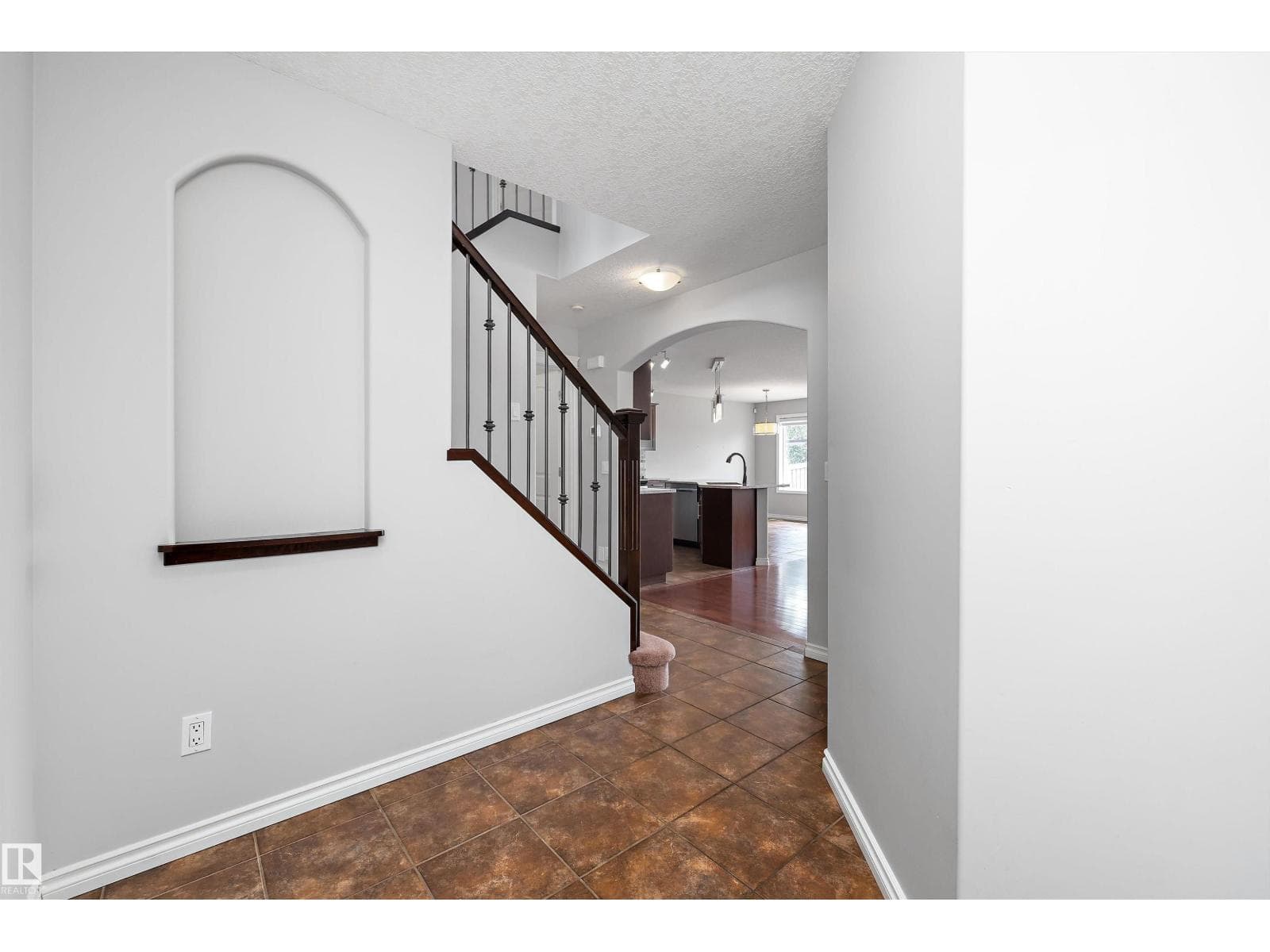 205 MACEWAN RD SW — photo 5