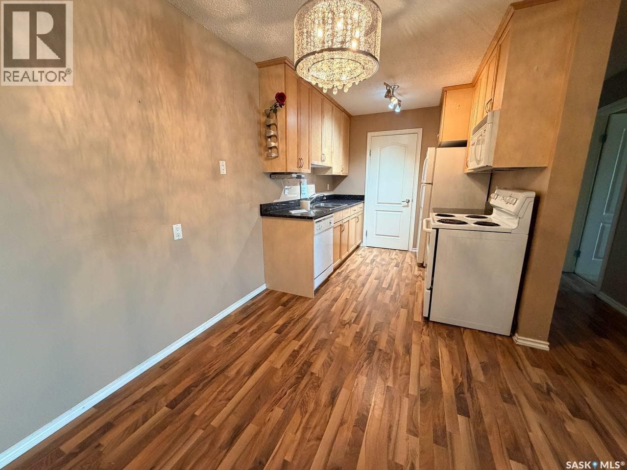 304 A1 - 1121 McKercher DRIVE — photo 2