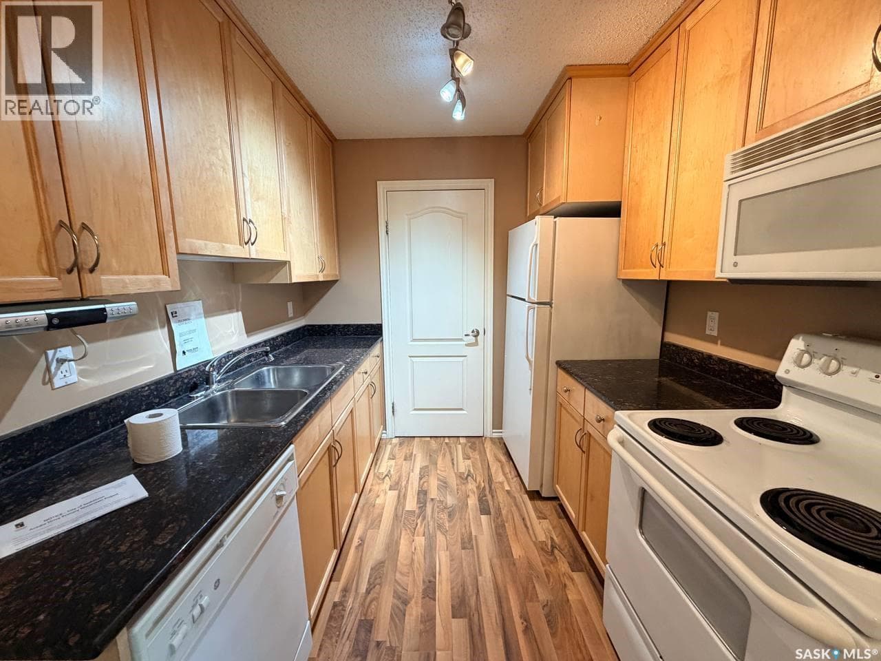 304 A1 - 1121 McKercher DRIVE — photo 3