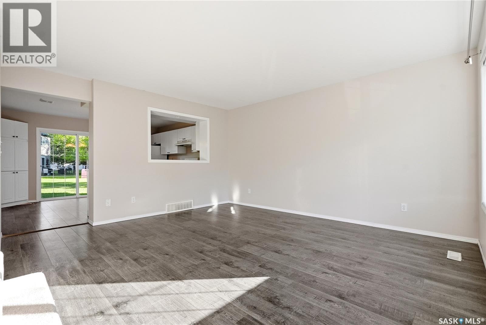 203 670 Kenderdine ROAD — photo 4