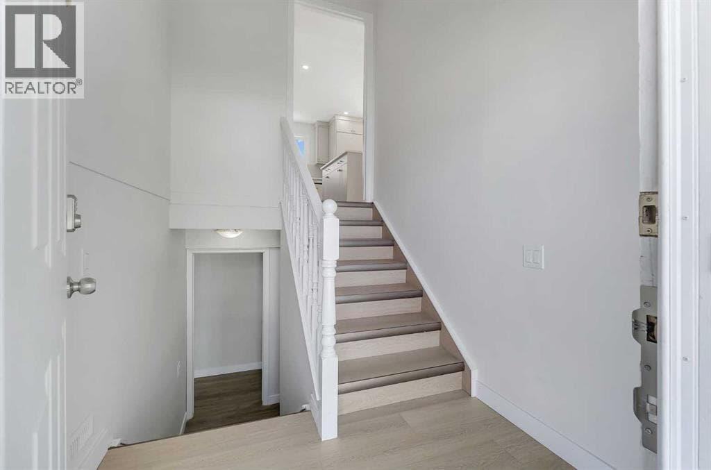 214 Rundleview Close NE — photo 4