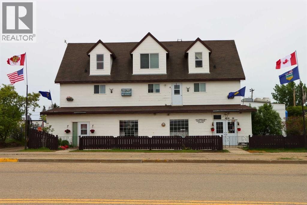 4810 50 Avenue — photo 2