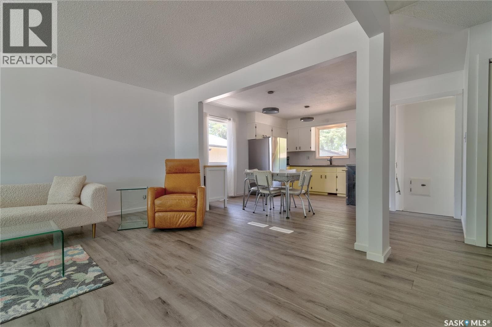 2314 DEWDNEY AVENUE E — photo 4