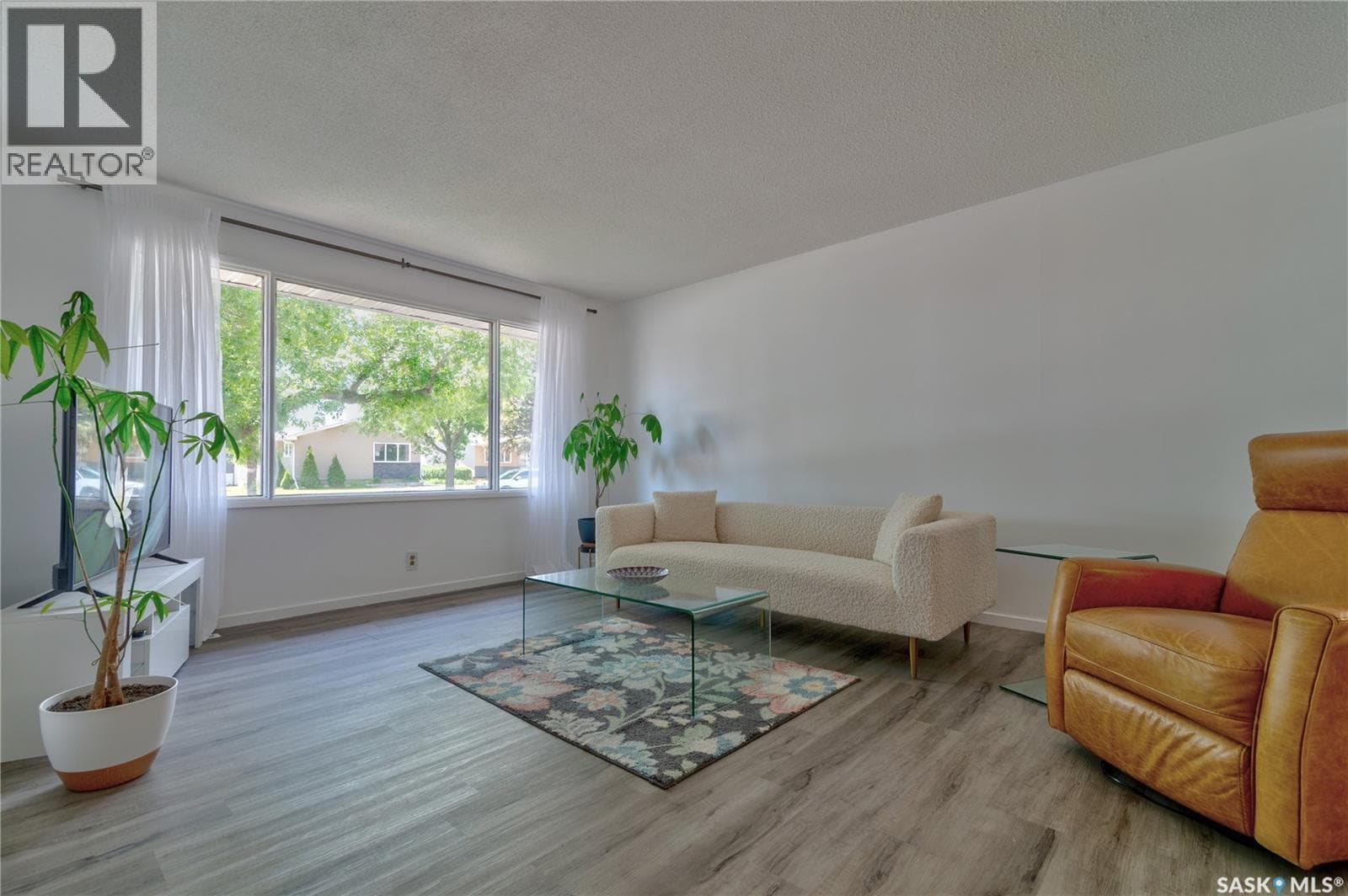 2314 DEWDNEY AVENUE E — photo 5