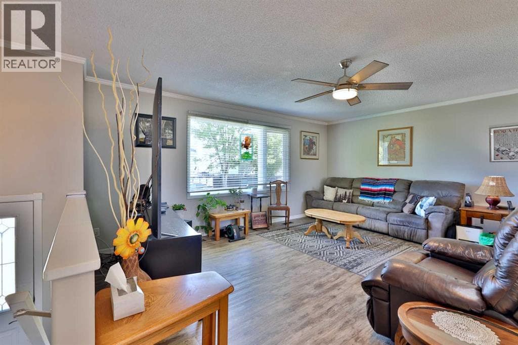 229 Parkview Dr — photo 5