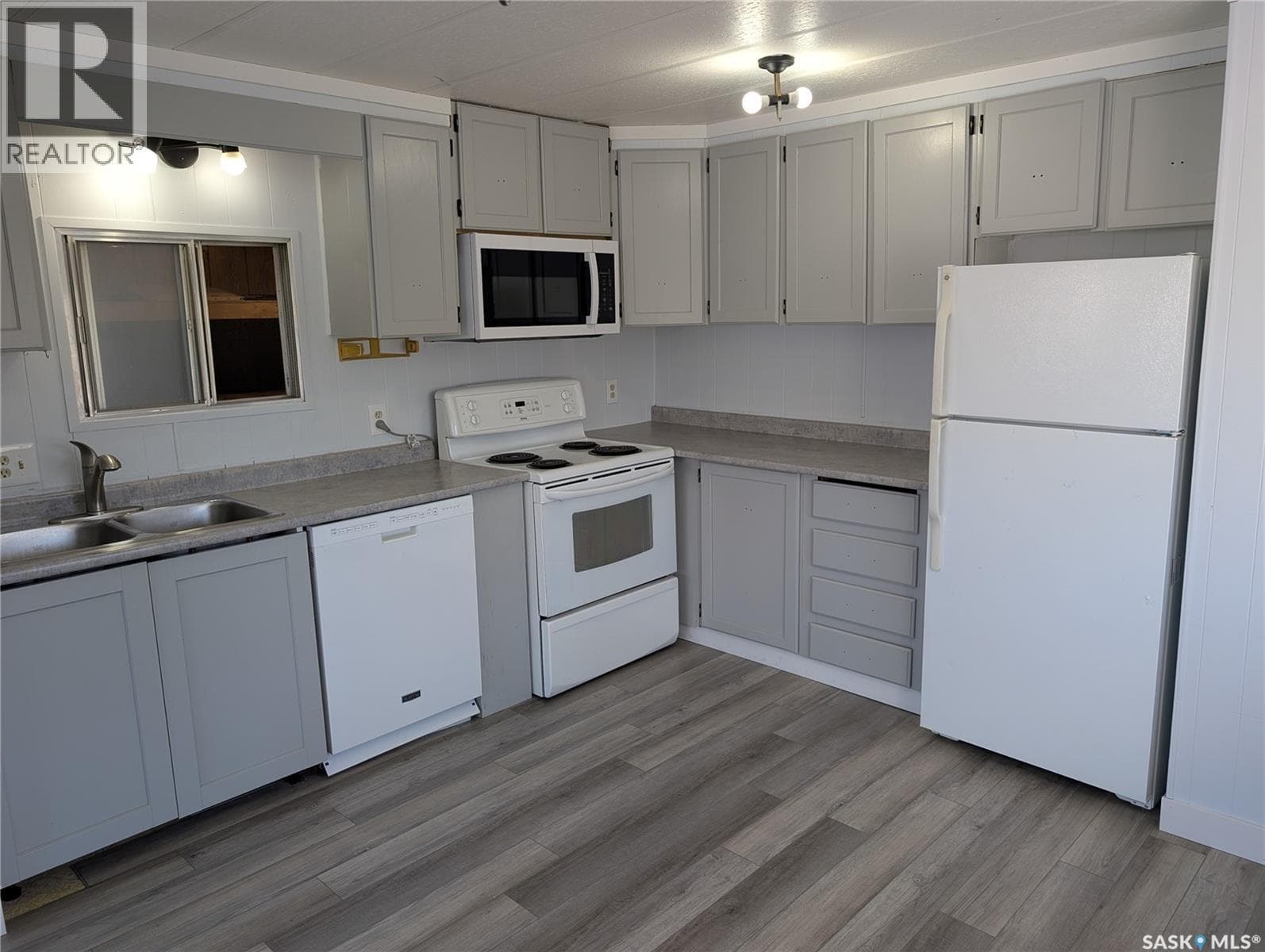 62 219 Grant STREET — photo 3