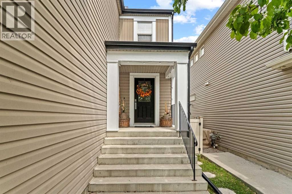137 Copperleaf Bay SE — photo 4