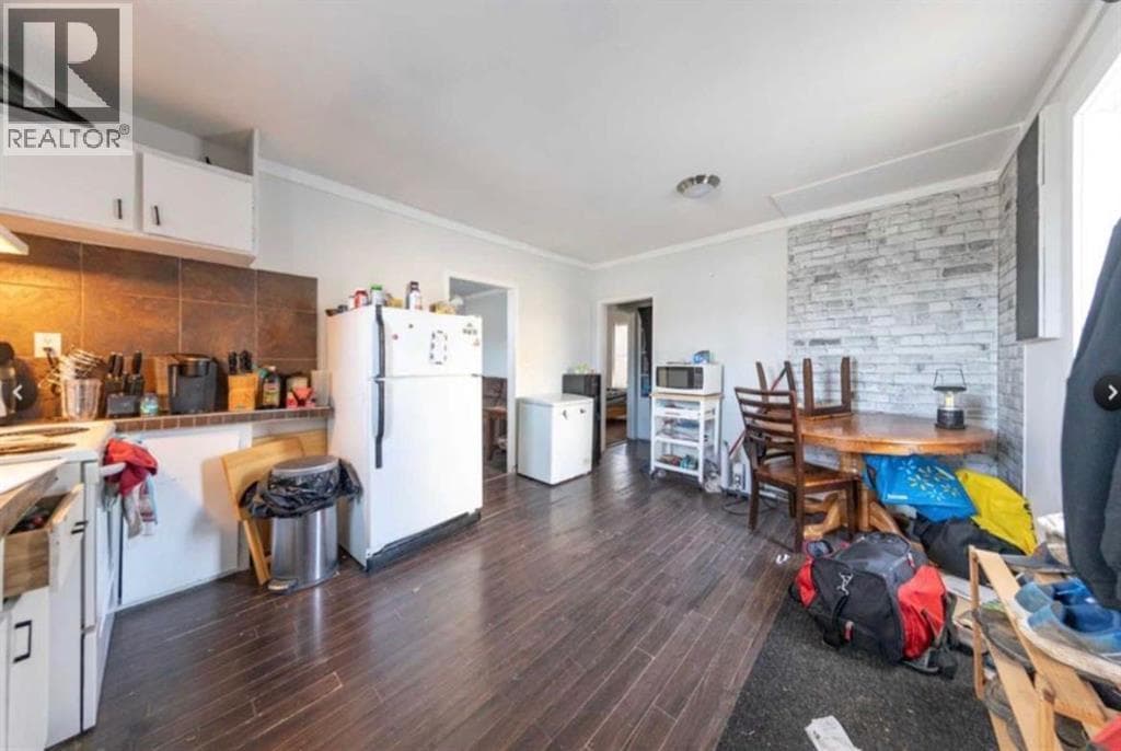 5530 49 Street — photo 3