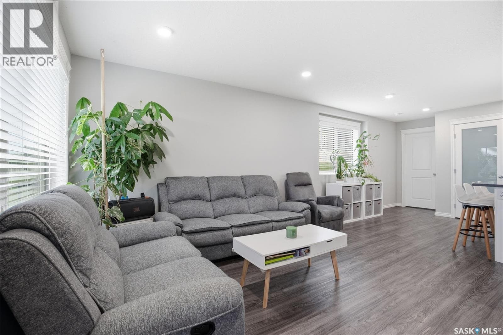 306 110 Akhtar BEND — photo 4