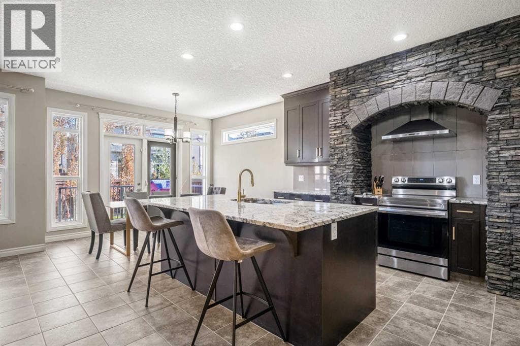 495 Cranford Drive SE — photo 3
