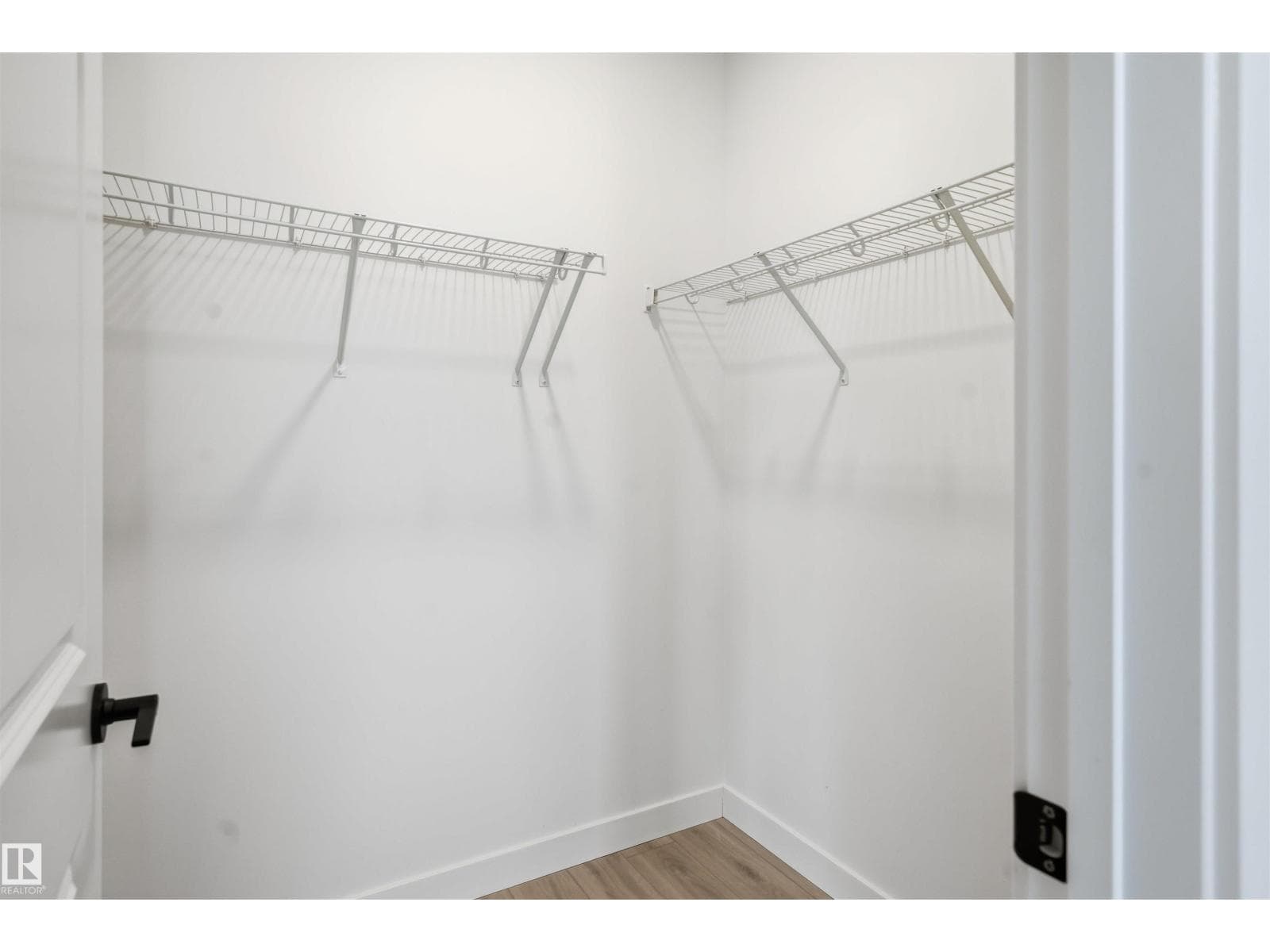 317 JUNIPER CV — photo 4