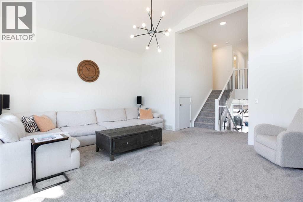 152 Cranbrook Gardens SE photo 9