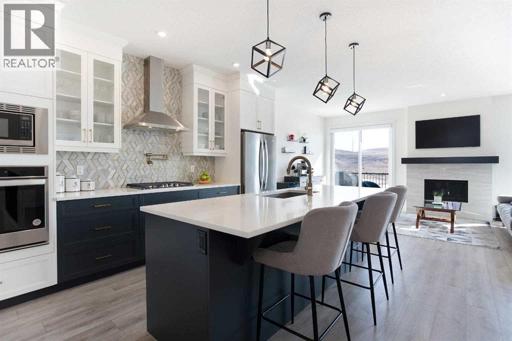 152 Cranbrook Gardens SE photo 3